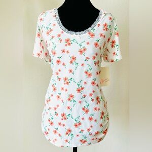 NWT Free Kisses Floral Top Short Sleeve Ruched Sides  Size 1X